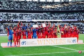 库里对阵快船上脚了坎迪斯帕克的Crazy Light、AJ4 以及保罗的球鞋